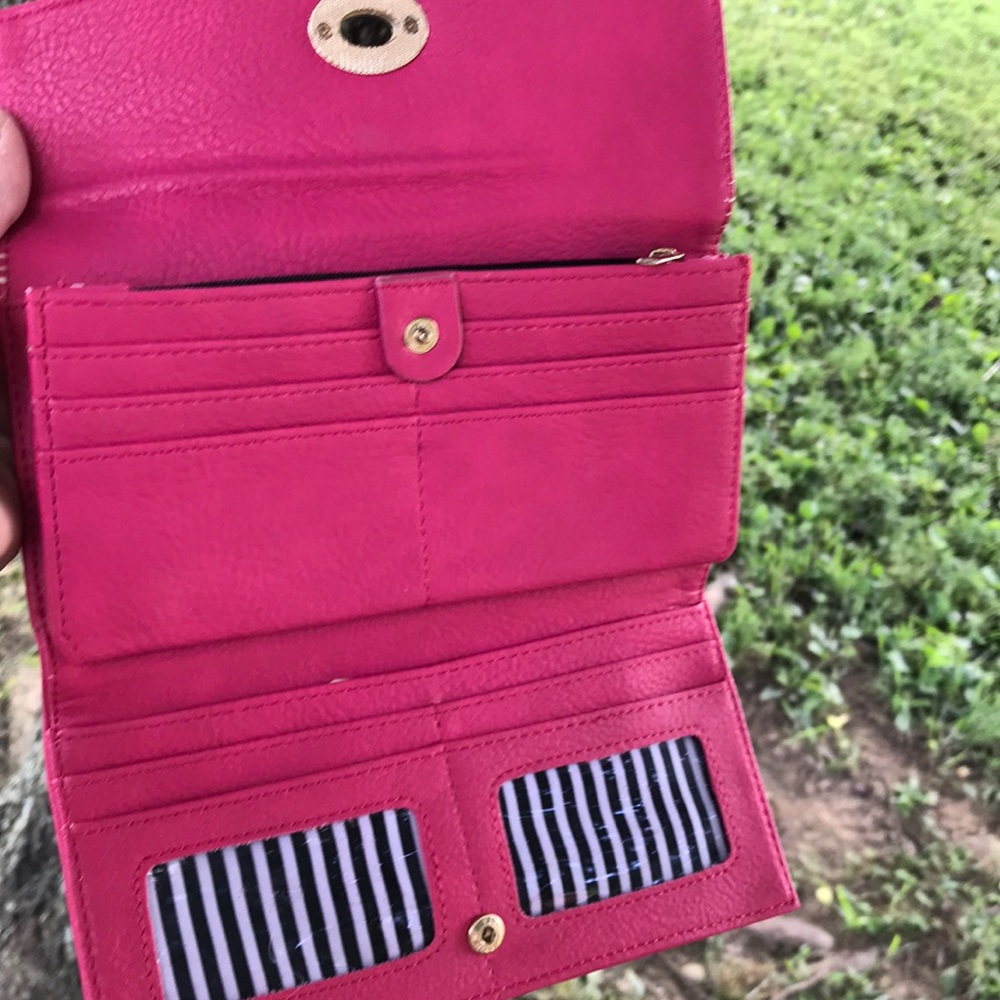 Pink Wallet - Picture 2 of 5